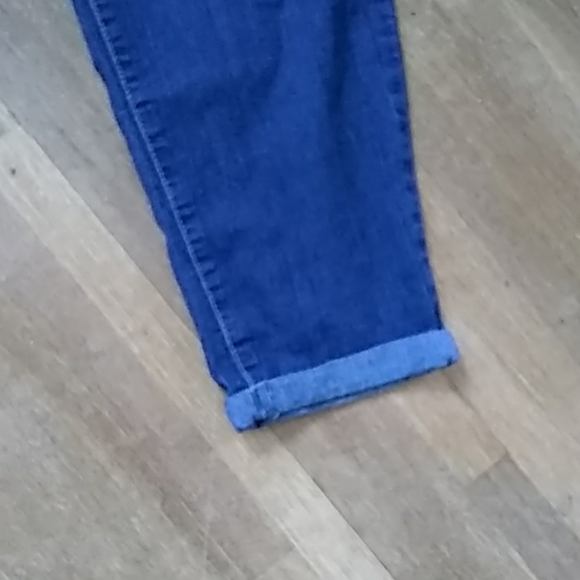 Dark wash maternity jeans - Picture 2 of 5